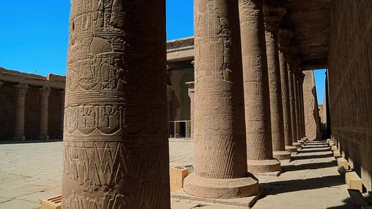 荷鲁斯神庙的廊柱