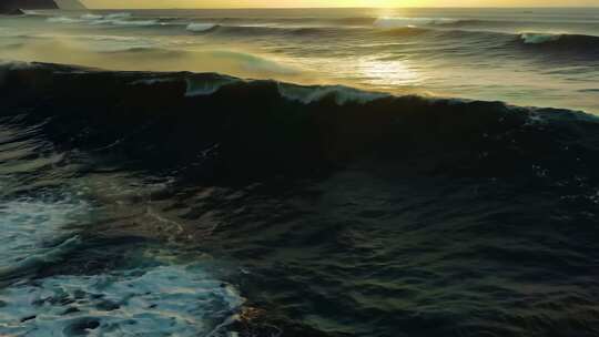 4k海浪翻滚电影感超广角水花飞向空中