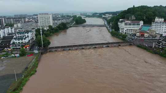 2024年6月下旬黄山市暴雨后洪水来袭