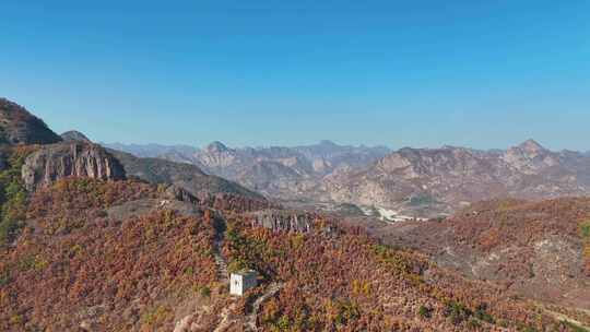 秋天航拍辽宁绥中锥子山野长城