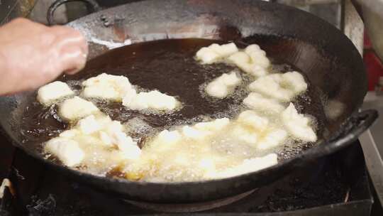 山西运城东湖早市美食现炸小油条