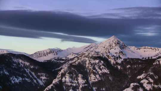 东北冬天雪山下雪航拍冬季 (1)视频素材模板下载