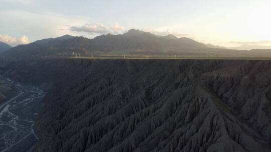 航拍新疆奎屯独山子大峡谷