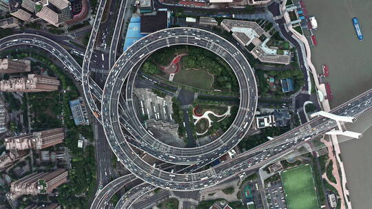 4K无人机上海高空拍摄南浦大桥全景旋转