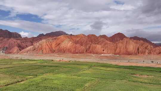 独库公路丹霞地貌航拍