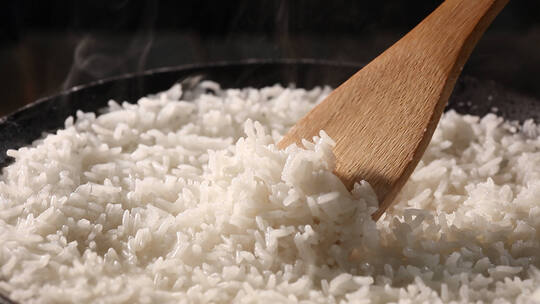 木铲米饭