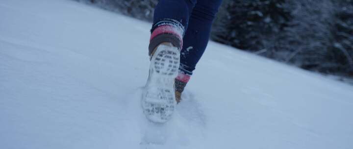 走路，脚，女人，雪