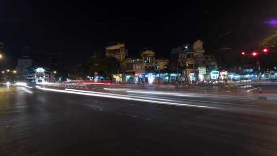 夜间沿路行驶的汽车延时行驶