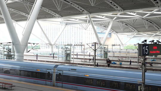 广州南站停放的高铁视频素材模板下载