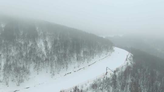 高山雪场雪道滑雪