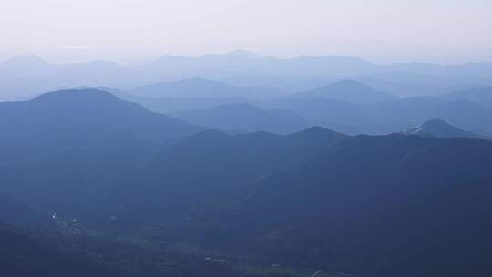 大山绿色树林森林雨林航拍