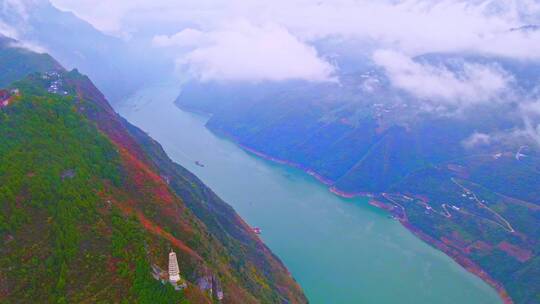 航拍三峡红叶