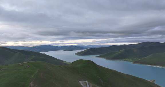 西藏山南市羊湖航拍空镜