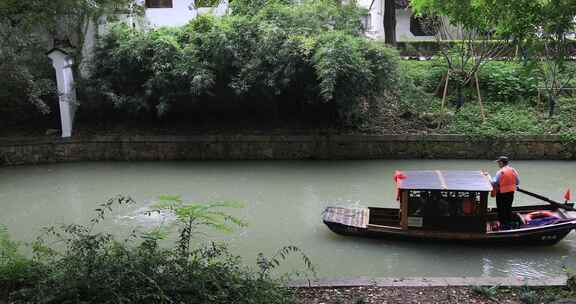 苏州虎丘河道小船