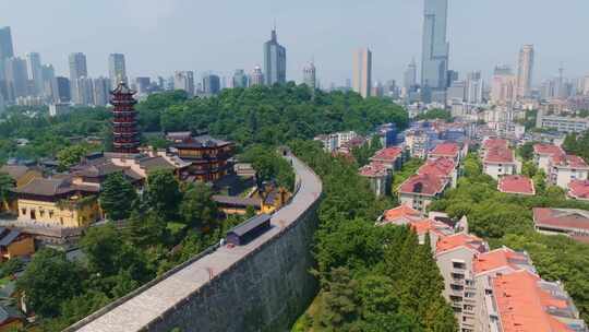 南京城墙解放门紫峰鸡鸣寺城市天际线