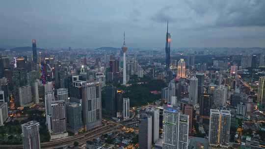 马来西亚吉隆坡莫迪卡石油双子塔蓝夜景航拍