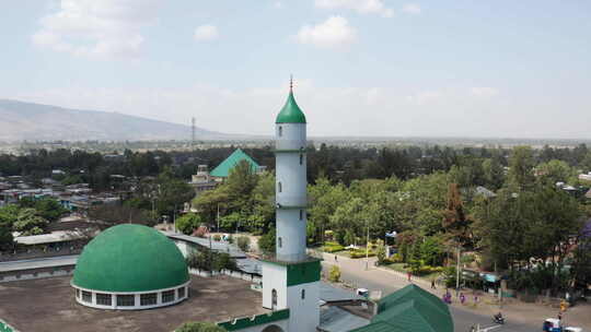 埃塞俄比亚阿拉巴库利托中央清真寺白天的鸟瞰图。
