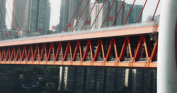 中国重庆市高楼和东水门大桥城市风光