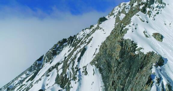 航拍冬天雪山四川巴郎山