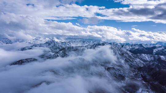 雪山云海航拍延时