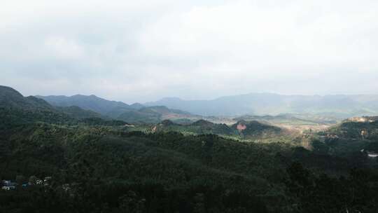 麦积山绵延山脉流云延时