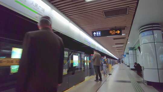 上海市城市地铁乘客人流视频素材视频素材模板下载