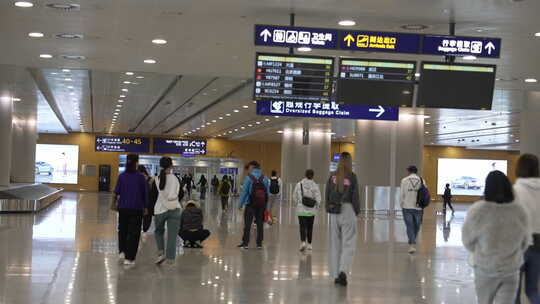 香港国际机场航站楼内场景