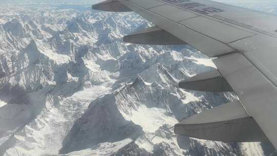 飞机上俯瞰喜马拉雅雪山山脉视频素材模板下载