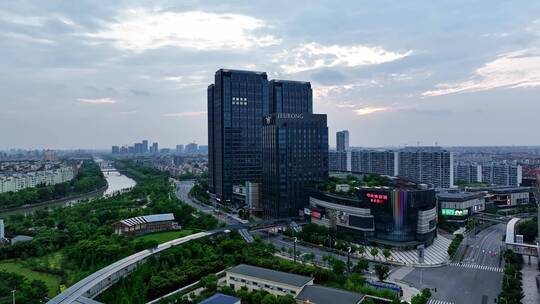 上海航拍中庚漫游城商圈视频素材模板下载