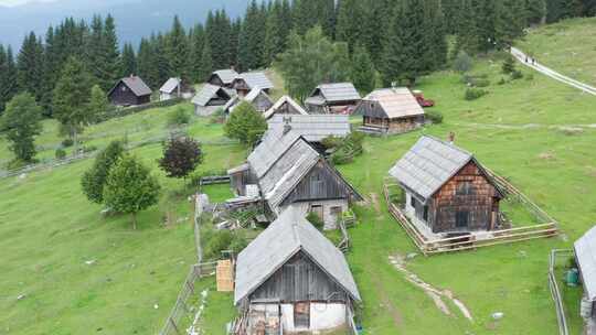 村庄，小屋，森林，山