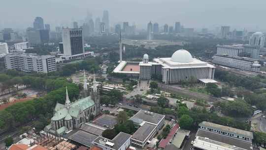 印尼雅加达伊斯蒂克拉尔清真寺城市航拍