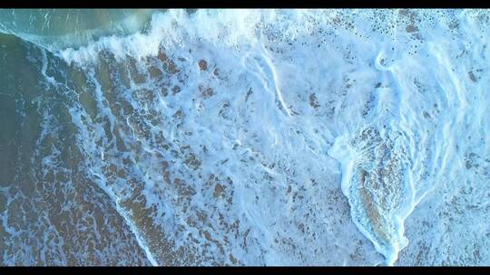 海边冲刷海岸海洋海水沙滩浪花海浪03视频素材模板下载