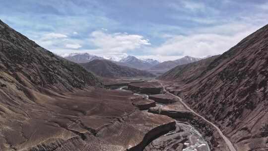 航拍青海昆仑山脉大峡谷