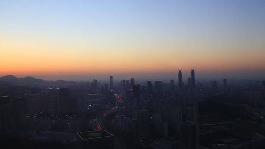 济南城市日落风景，经十路车水马龙