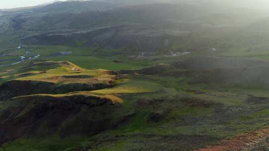 山脉，溪流，间歇泉，火山口