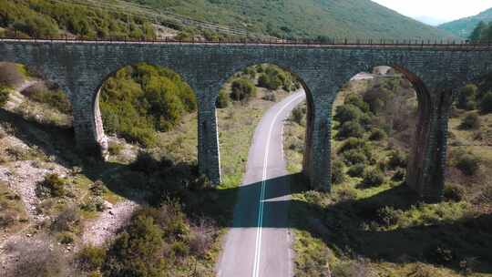 老桥，道路，拱门，植被