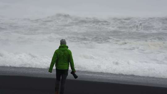 Reynisdrangar Beach，