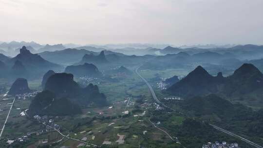 水墨喀斯特山峰地貌自然风光航拍