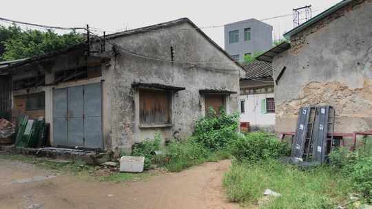 农村古建筑街道房子破旧