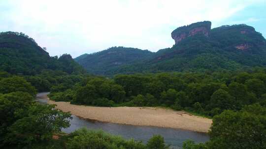 航拍武夷山玉女峰大王峰九曲溪绿水青山丹霞