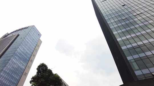 城市的高楼大厦特写运镜空镜头视频素材模板下载