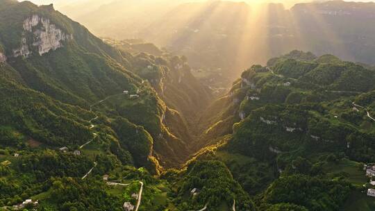 航拍山川峡谷丁达尔效应