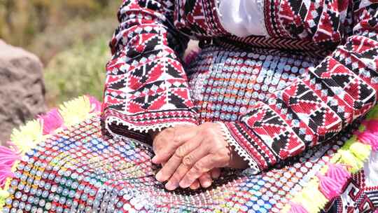 传统土耳其连衣裙的详细照片