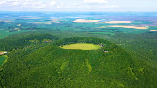 4K高清航拍延时-五大连池南格拉球火山