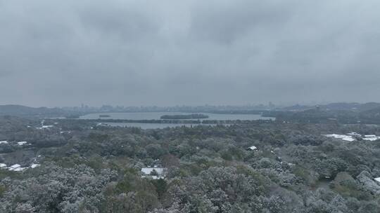 航拍西湖大雪