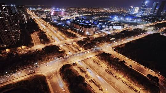 无锡尚贤湖基金PARK和道路晚上夜景航拍