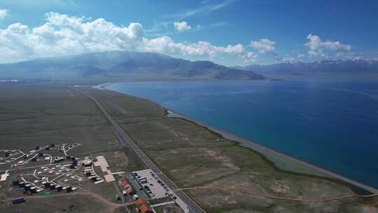 航拍新疆旅游赛里木湖蓝色湖景