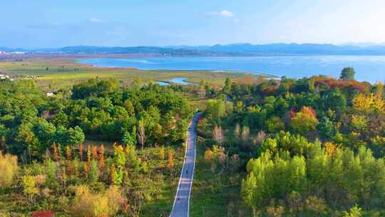 威宁草海北坡生态公园秋景