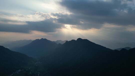 湖南省张家界景区阿凡达取景地奇峰穿云航拍