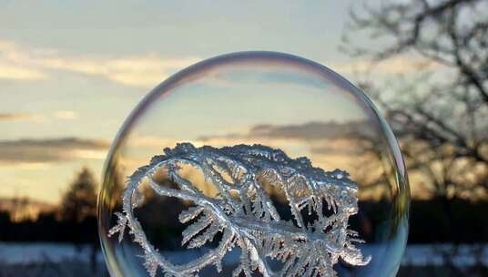 冬日户外结冰气泡特写